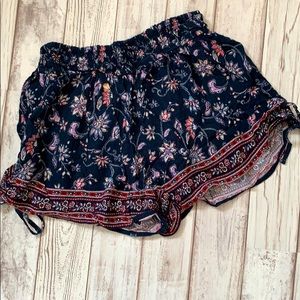 5 for $25 Hollister shorts